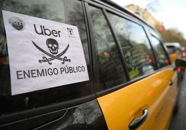 Las VTC denuncian que la nueva regulación catalana del taxi reducirá aún más la oferta de transporte en Barcelona
