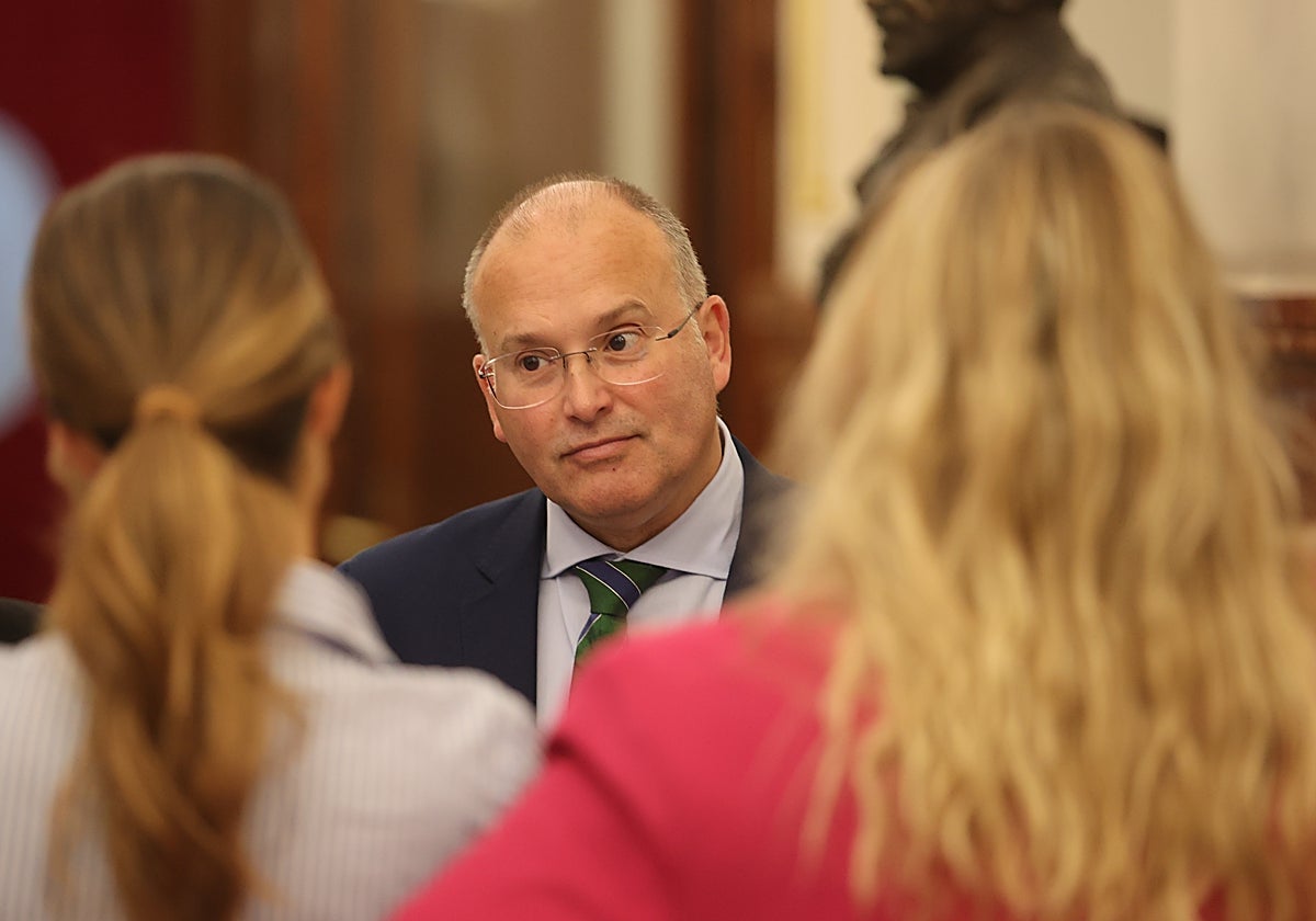 El secretario general del PP, Miguel Tellado