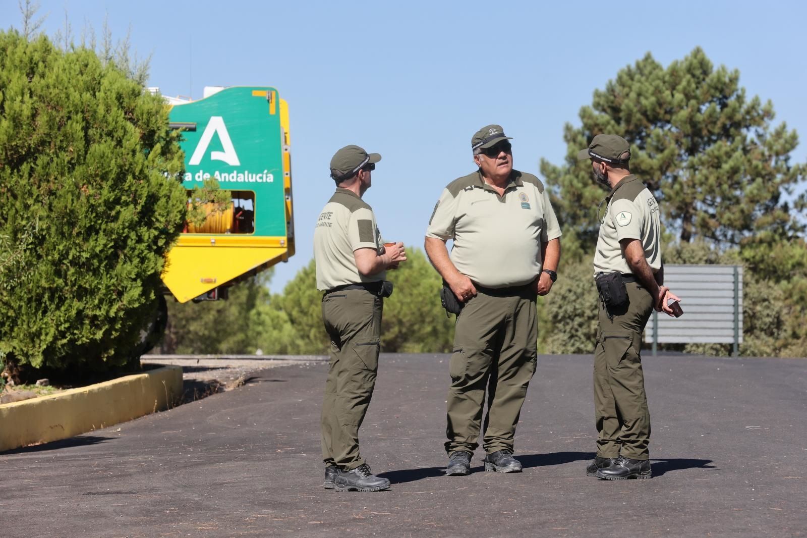 Antonio González, Antonio Cost y Rubén Gil, agentes de la Brigada de Investigación de Incendios Forestales de Córdoba