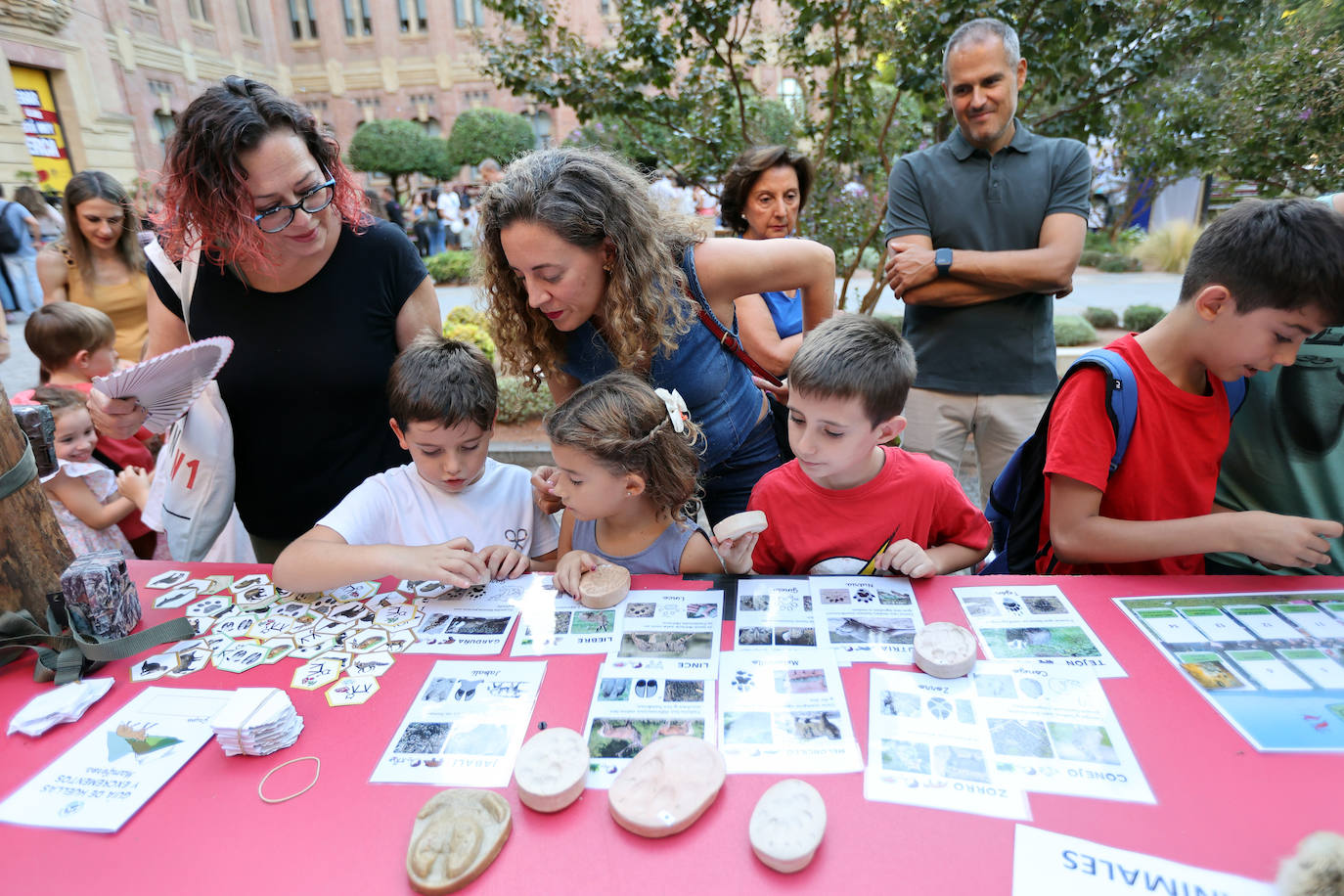 La &#039;Feria de los Ingenios&#039; de la Noche Europea de los Investigadores, en imágenes
