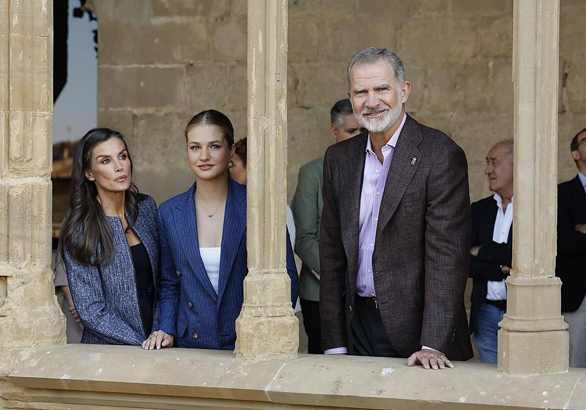Los Reyes y la Princesa visitan el Castillo de Olite durante el primer viaje oficial de la Heredera a la Comunidad Foral