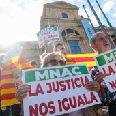 Reclaman a las puertas del MNAC la devolución inmediata de las pinturas murales de Sijena