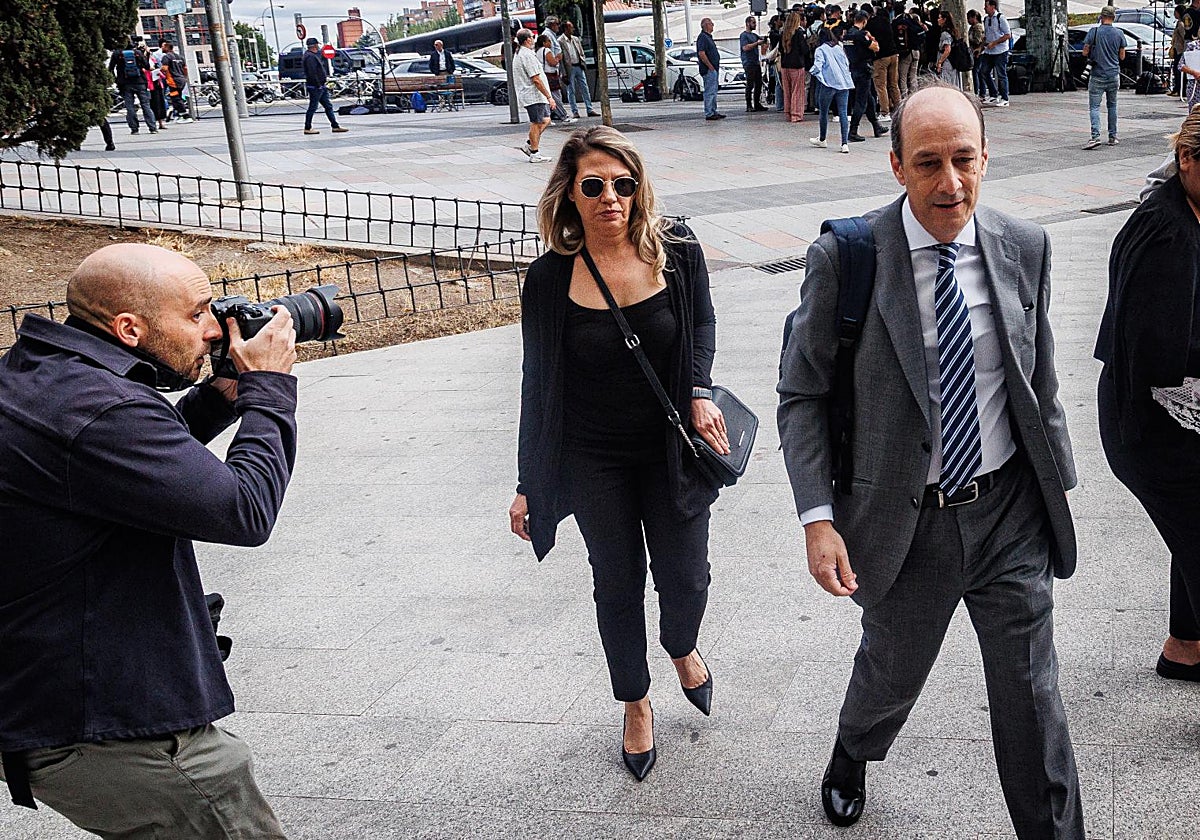 La asesora de Begoña Gómez, Cristina Álvarez, llega a los Juzgados de la Plaza de Castilla