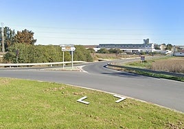 Un bebé y tres adultos resultan heridos en la colisión de un coche y una ambulancia en Gibraleón