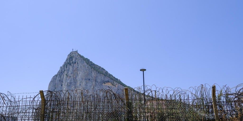 GIBRALTAR, UN AGUJERO NEGRO AMBIENTAL PARA EL MEDITERRÁNEO