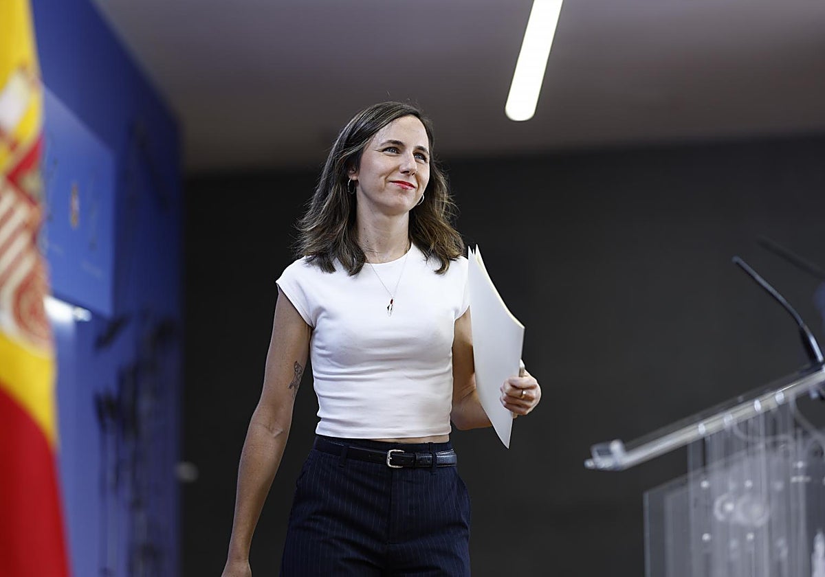 Belarra en la sala de prensa del Congreso