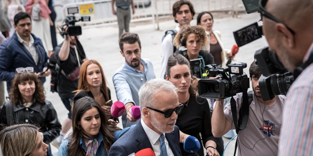 El juez también pide al Instituto de Empresa que envíe los correos de la asesora de Begoña Gómez