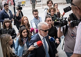 El juez también pide al Instituto de Empresa que envíe los correos de la asesora de Begoña Gómez