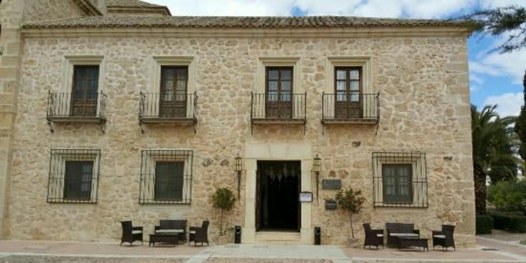 Convento de Lillo: De cárcel a alojamiento de ensueño en Castilla-La Mancha