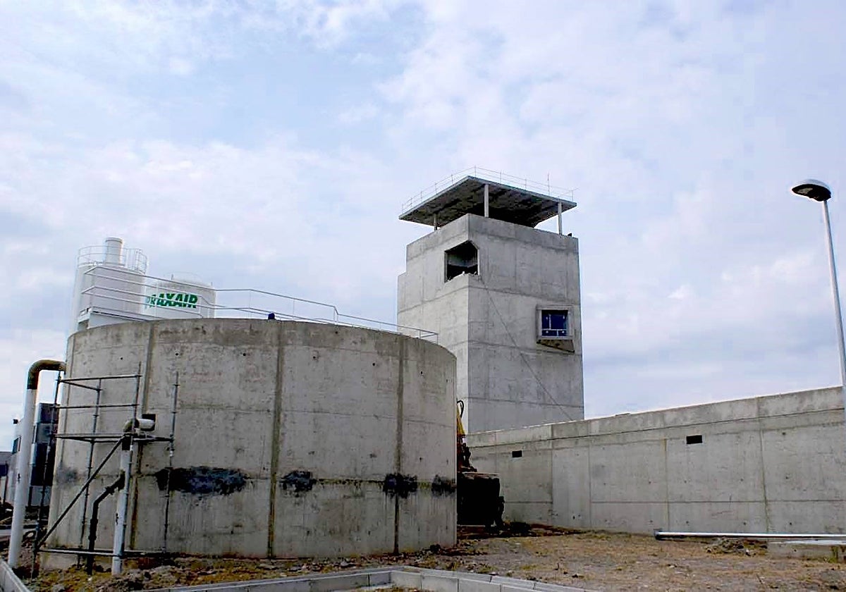 Desaladora de Villaricos, en Cuevas del Almanzora, inutilizada desde 2012 por una riada