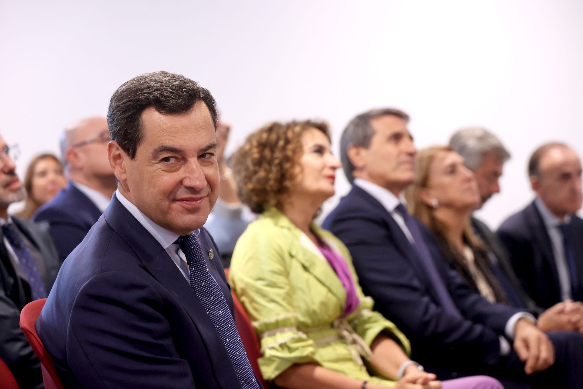 La emocionante entrega de llaves a mayores para sus pisos en Córdoba, en imágenes