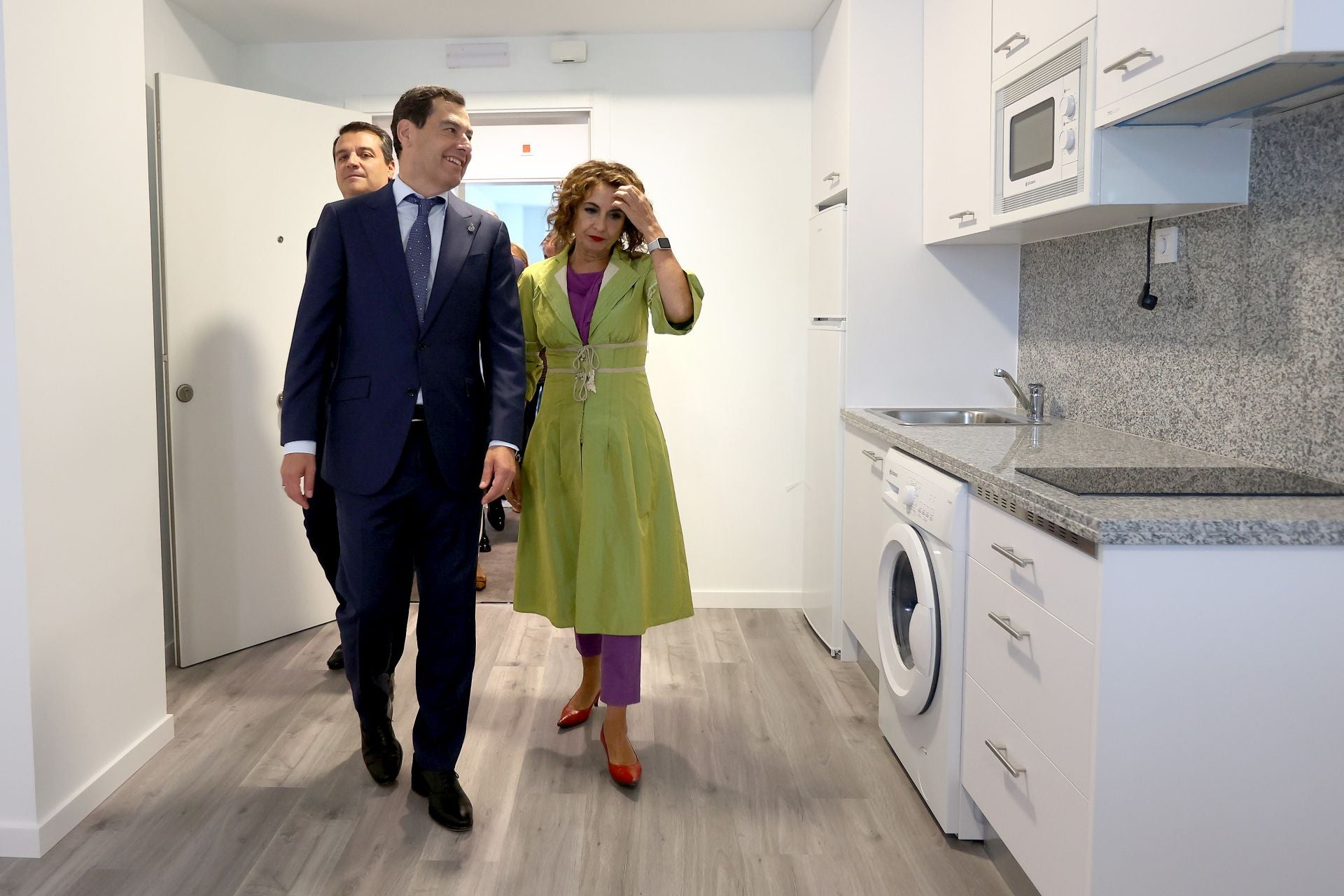 La emocionante entrega de llaves a mayores para sus pisos en Córdoba, en imágenes