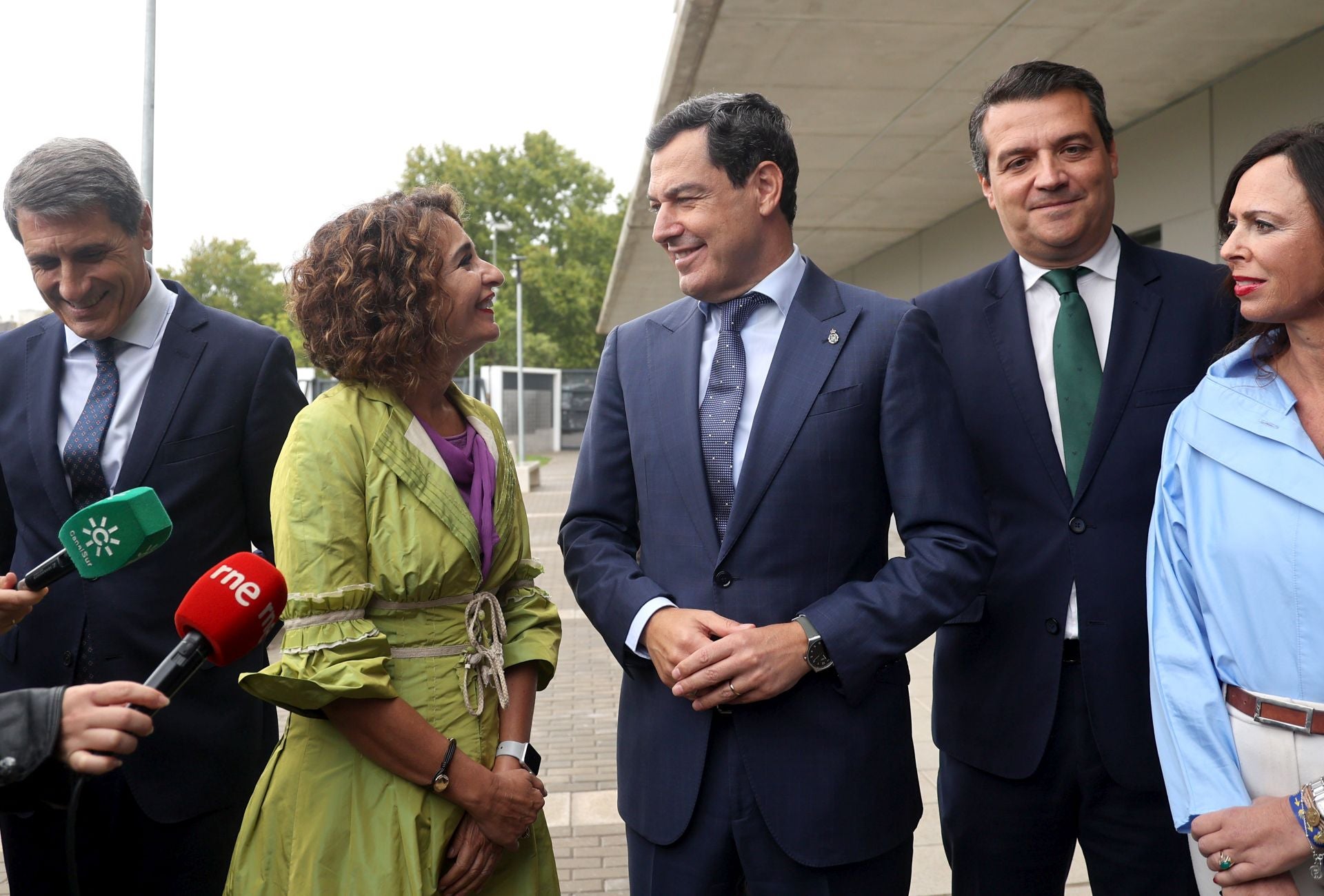 La emocionante entrega de llaves a mayores para sus pisos en Córdoba, en imágenes