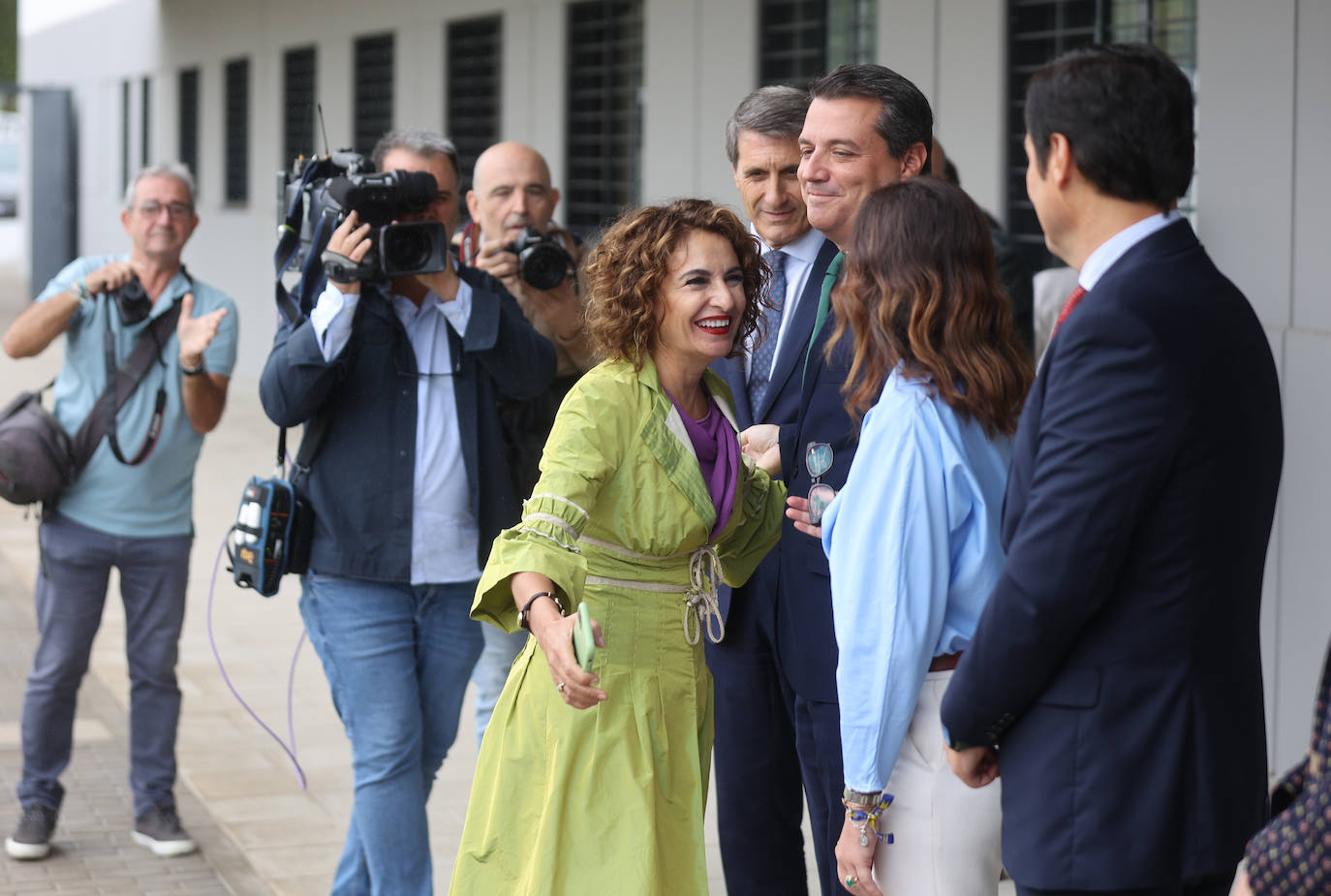 La emocionante entrega de llaves a mayores para sus pisos en Córdoba, en imágenes