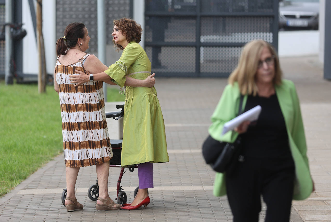 La emocionante entrega de llaves a mayores para sus pisos en Córdoba, en imágenes