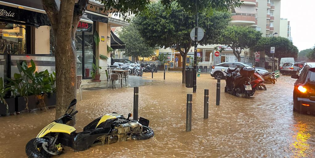 La Aemet eleva a nivel rojo el aviso por lluvias en Ibiza y Formentera, que han suspendido las clases