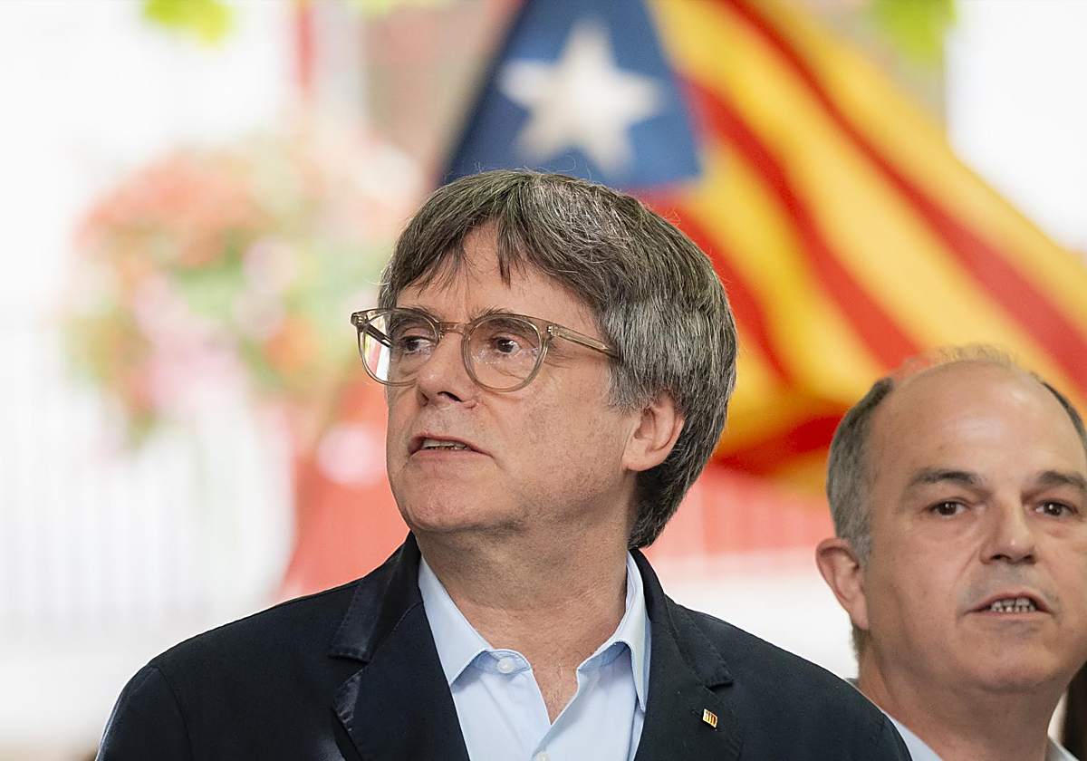 Carles Puigdemont, presidente de Junts, en un mitin del partido celebrado el mes de julio en Francia