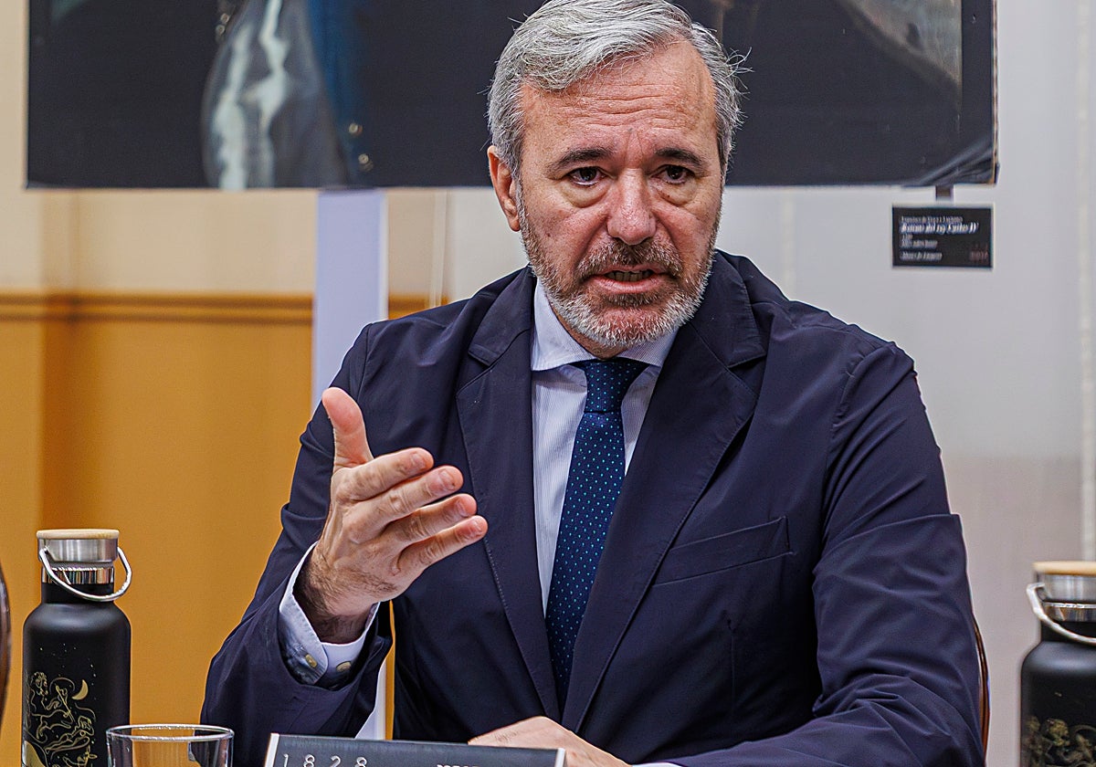 El presidente de Aragón, Jorge Azcón, durante la primera reunión de la Comisión Autonómica del Bicentenario del fallecimiento de Goya, este lunes 29 de septiembre tras la reunión de barones populares en Murcia