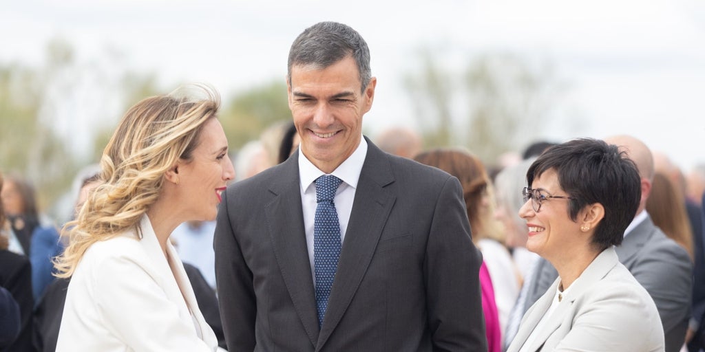 Sánchez matiza internamente su «bienvenida» al plan de Trump