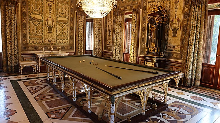 Sala con una mesa de billar en el Casa del Labrador