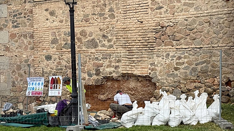 La intervención se está realizando sobre una superficie de unos 10 metros cuadrados