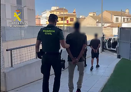 Asesta varias puñaladas a un hombre en plena calle en Alicante