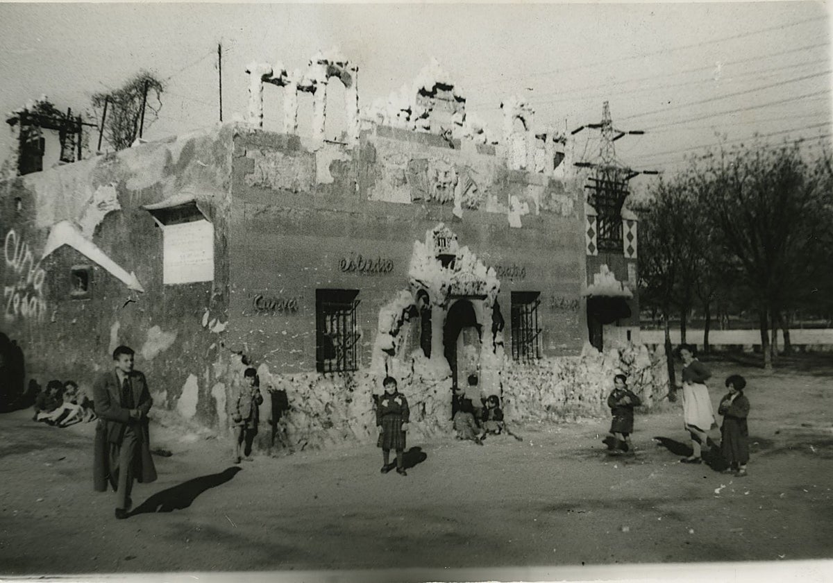 El teatro Curva, en su imagen externa, en 1954