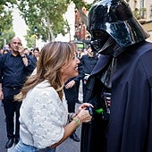 La sustitución de puntos violeta por 'espacios seguros unisex' en el Pilar enzarza a la ministra Redondo con la alcaldesa