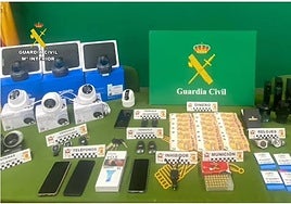 Desarticulado un «peligroso grupo criminal» que robaba en viviendas y coches haciéndose pasar por policías