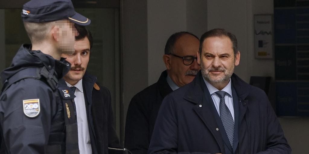 La UCO sostiene que Ábalos pudo disponer de una fuente de ingresos en efectivo no declarada