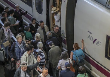 Óscar Puente reconoce que uno de cada cuatro trenes AVE de Sevilla a Madrid llega tarde