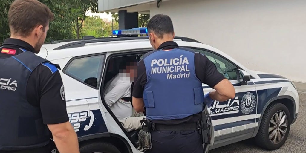 Un exhibicionista acosa a tres menores en un parque y ellas lo graban: la Policía Municipal lo ha cazado