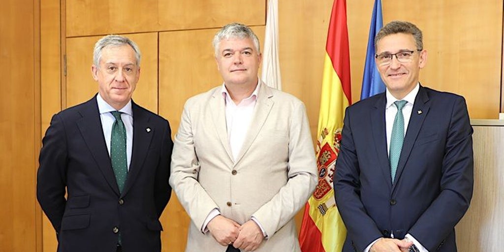 Eurocaja Rural comparte su Plan de Expansión con el Gobierno de Cantabria