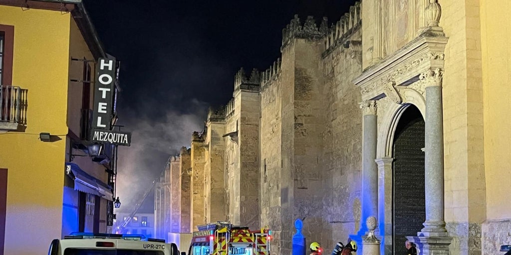 El juez archiva la causa por el incendio en la Mezquita por considerar que el fuego fue «fortuito»