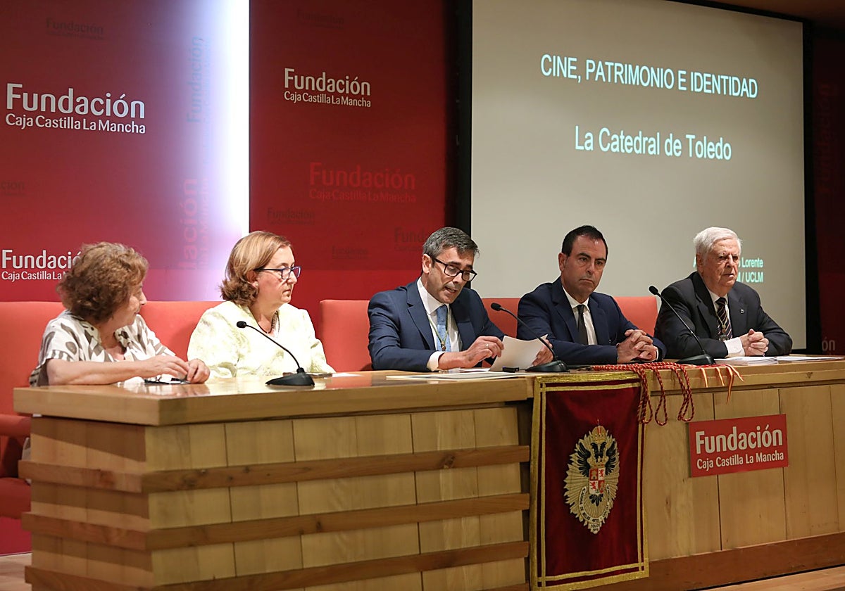 Eduardo Sánchez Butragueño durante la lectura de su discurso en el acto de inauguración del curso académico, celebrado en el Palacio de Benacazón