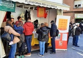 El Defensor del Pueblo del catalán recorre Valencia y Baleares para denunciar a castellanohablantes por discriminaciones