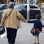 La Justicia reconoce por primera vez a una jubilada el derecho a cobrar más en su pensión por acoger a su nieta
