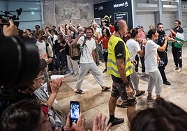 Defensa manda un avión a Atenas para repatriar a los españoles de la Flotilla de Gaza