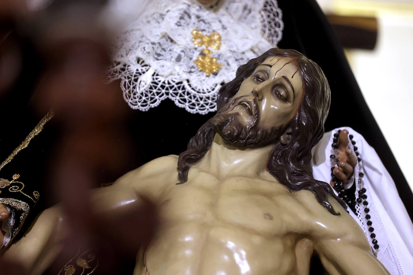 Las cofradías de la provincia esperan el Vía Crucis Magno en Córdoba, en imágenes