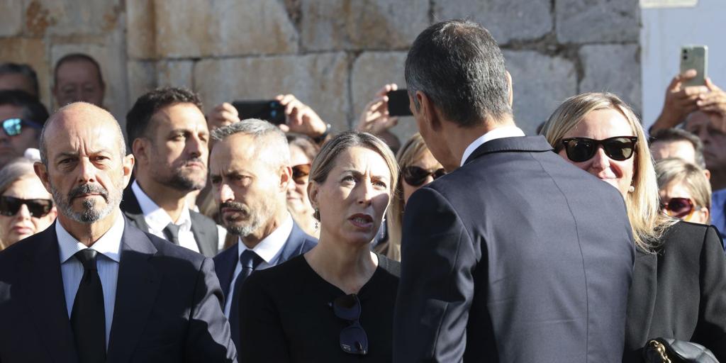 El Gobierno se vuelca en el último adiós a Fernández Vara