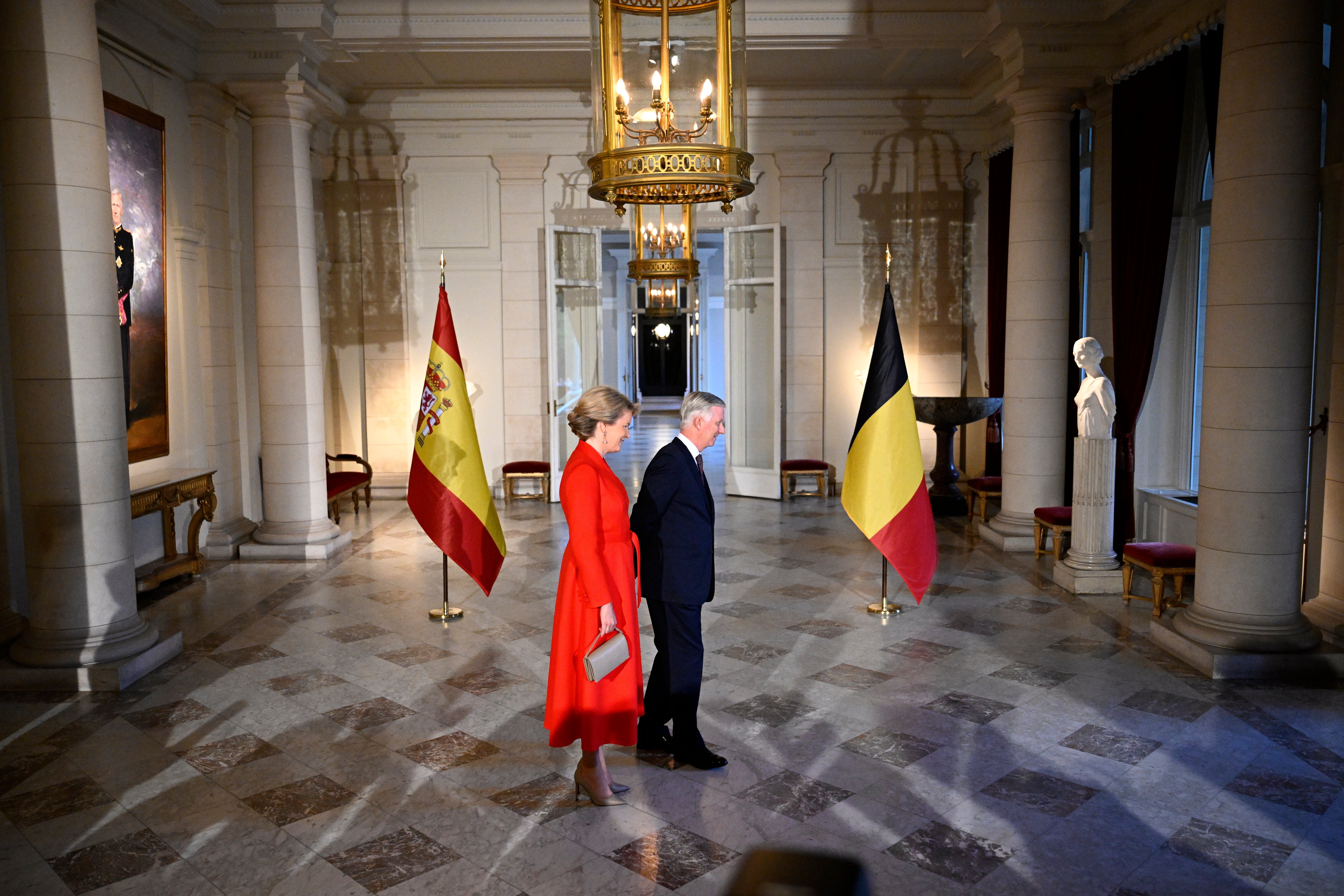 Los monarcas belgas, antes de la recepción.