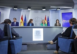 El Gobierno impulsa una ley que obligaría a publicar las reuniones con Aldama