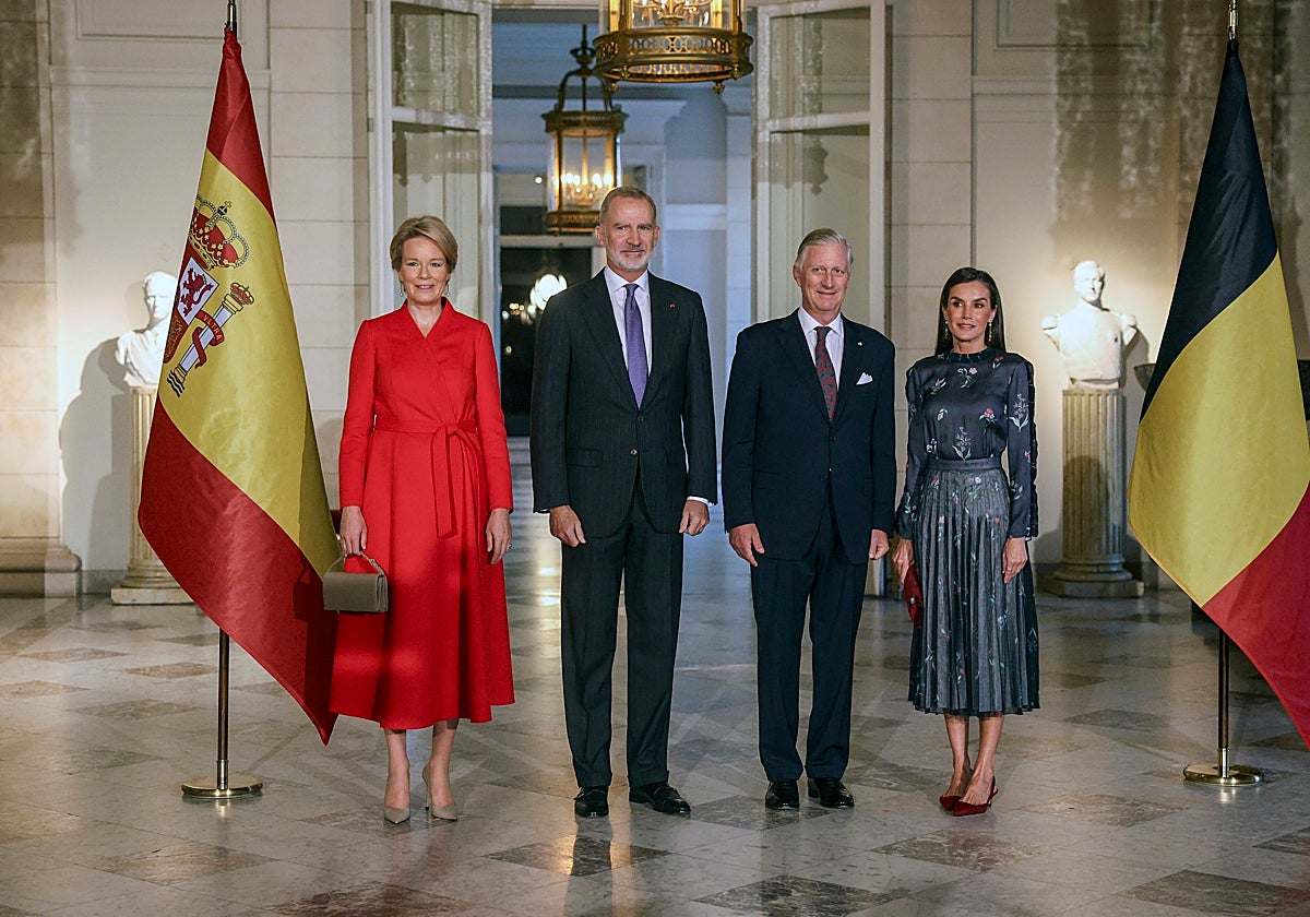 Felipe VI y Letizia, durante la recepción en el Palacio de Bruselas junto a los Reyes de Bélgica.