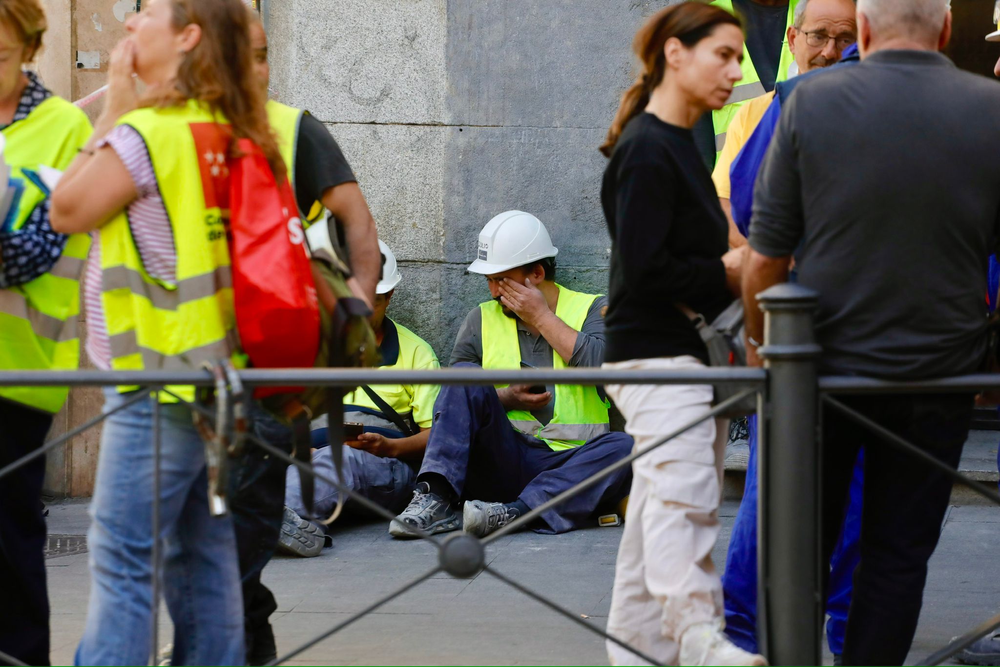 Operarios de las obras de rehabilitación, emocionalmente afectados tras el derrumbe