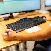 Medio centenar de mujeres y niños tuvieron que huir de su hogar por violencia de género en septiembre en Canarias
