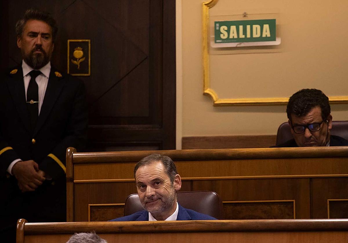 Ábalos en su escaño del Congreso