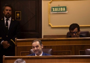 Ábalos medita renunciar ya a su escaño para evitar su cita en el Supremo por los sobres