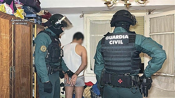 7 detenidos por la explotación laboral de al menos 45 personas, 3 de ellas menores, en fincas agrícolas de La Rioja