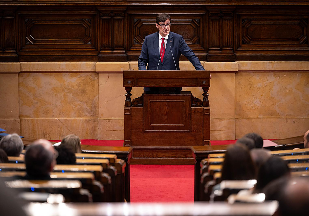 Salvador Illa, presidente de la Generalitat de Cataluña, ayer, durante la primera jornada del debate de política general en el Parlament