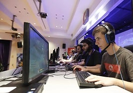 Loot Boxes: uno de cada tres menores andaluces ya compra estas 'cajas de recompensa' por internet